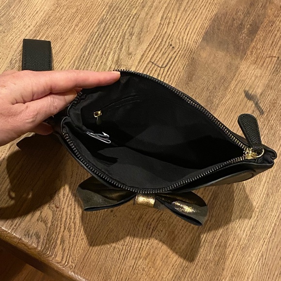 New w/ tags Bioworld Minnie Mouse clutch/wristlet purse - Picture 2 of 7